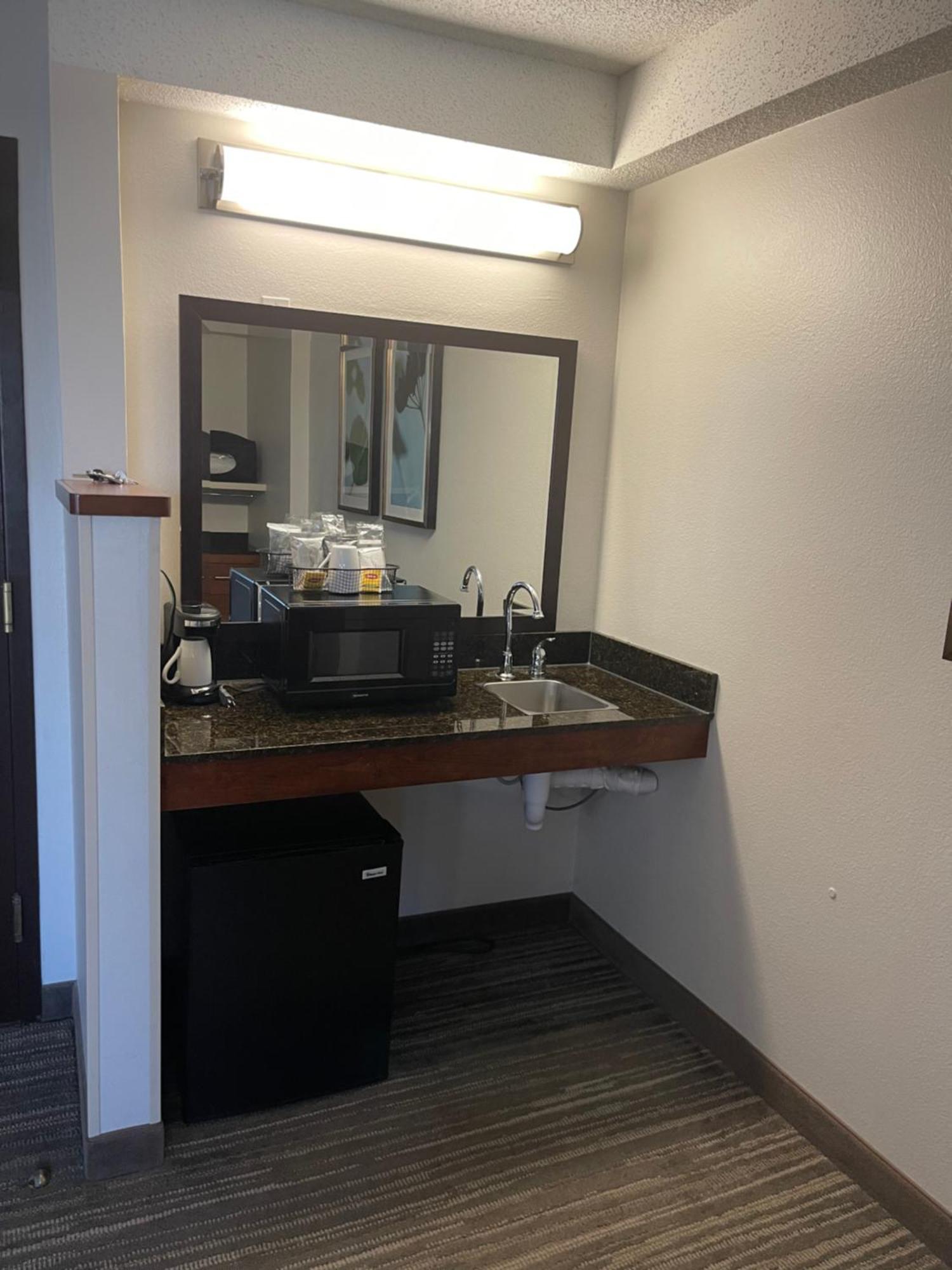 Hyatt Place Kansas City/Overland Park/Metcalf מראה חיצוני תמונה